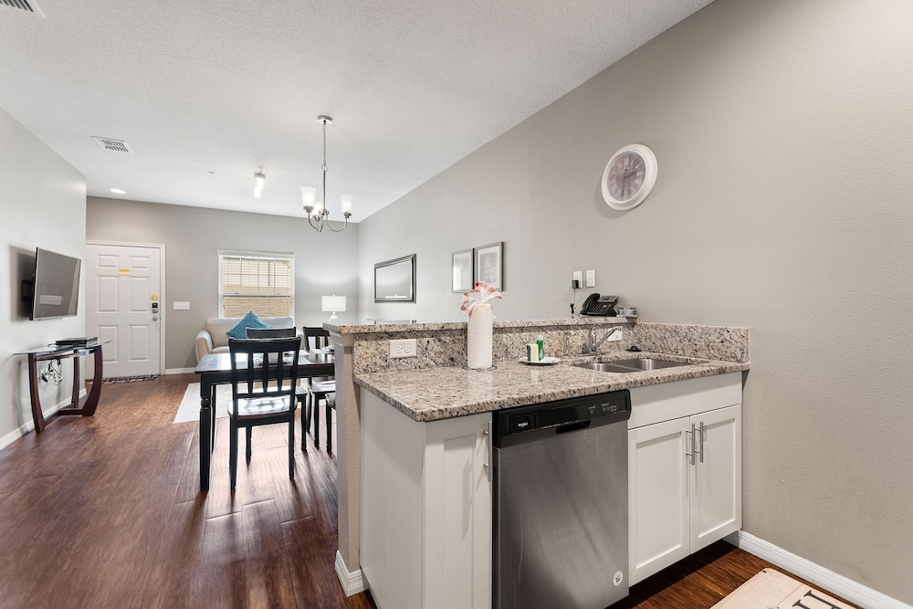 Lucky Find @ Lucaya Resort By Shine Villas #713 3 Bedroom Townhouse - photo 9