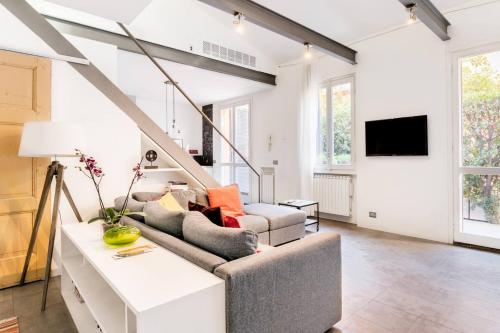 Welkhom Bocconi Loft 2Bdr and 2Bth — 4-Star Luxury Hotel in Milan, Italy