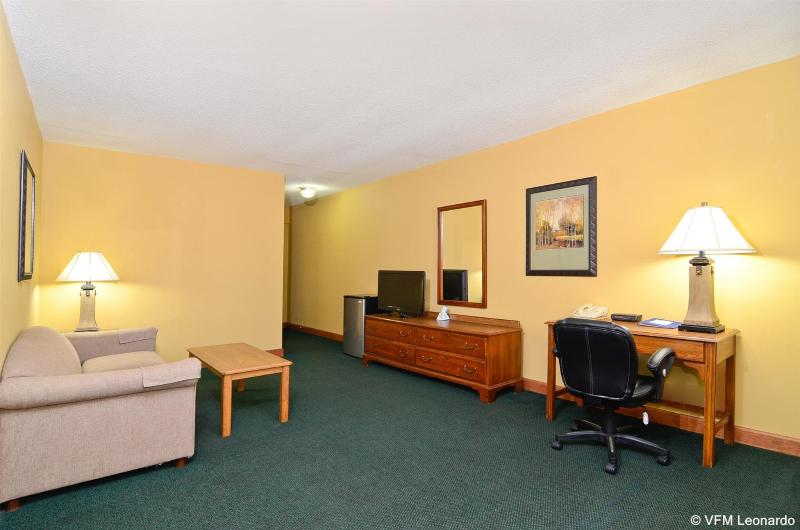 Americas Best Value Inn Iola - photo 16