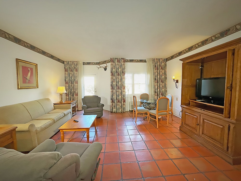 Y O Ranch Hotel - photo 22
