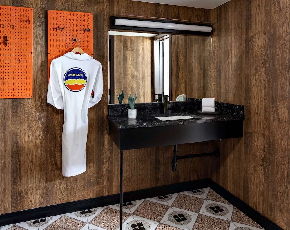 Americana Motor Hotel - photo 15
