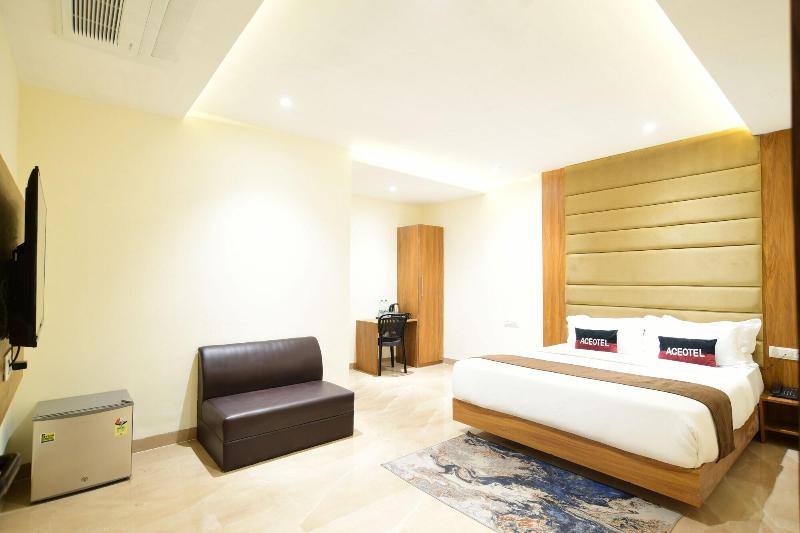 Aceotel Select Madhav in Indore, India