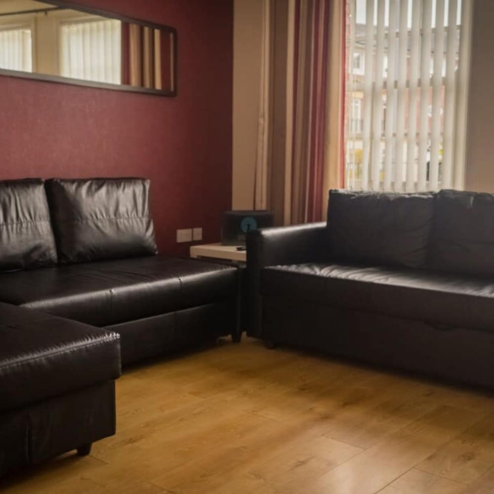 The Storyhouse Gathering 5 Bed Sleeps 13 City Centre in Chester, United Kingdom