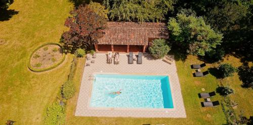 Renovated Dovecote Near The City Of Albi — hotel in Marssac-Sur-Tarn