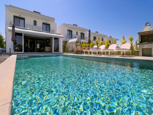 Glaroi 4 in Pefkochori, Greece