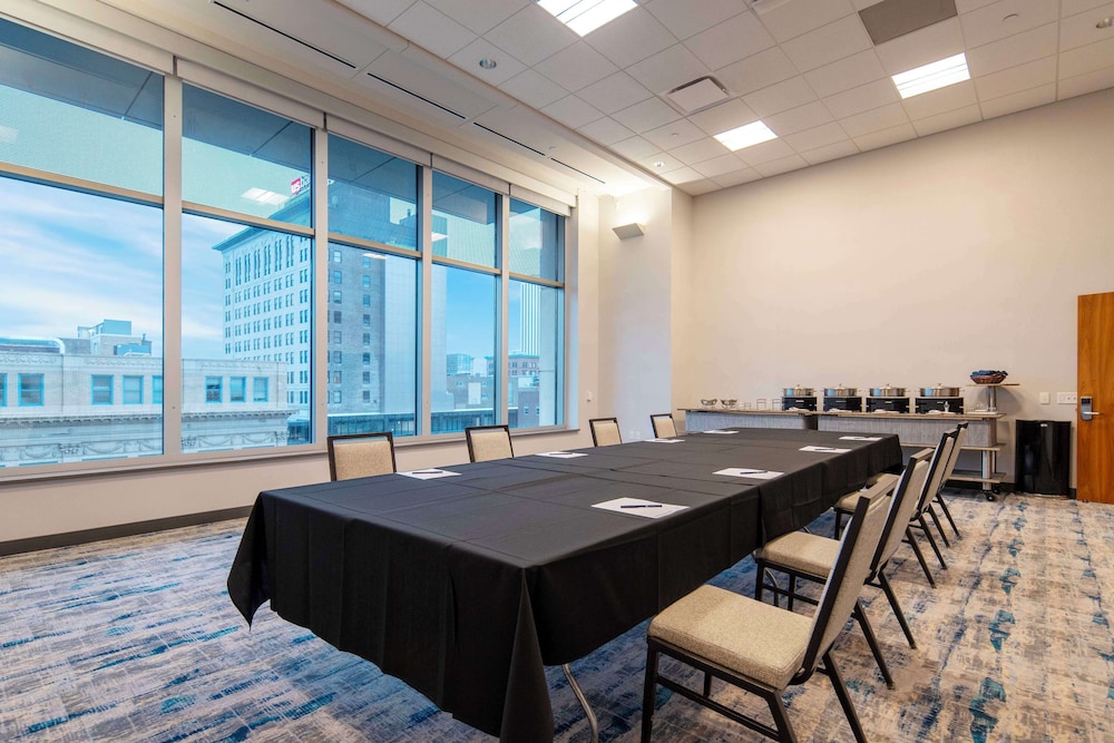 Doubletree by Hilton Cedar Rapids Convention Complex - photo 34