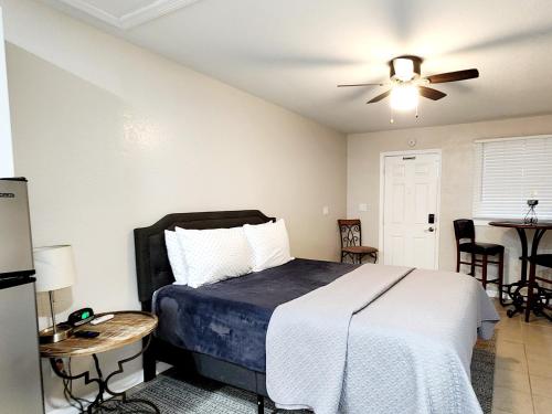 Cozy Studio — 4-Star Luxury Hotel in Lakeland, United States