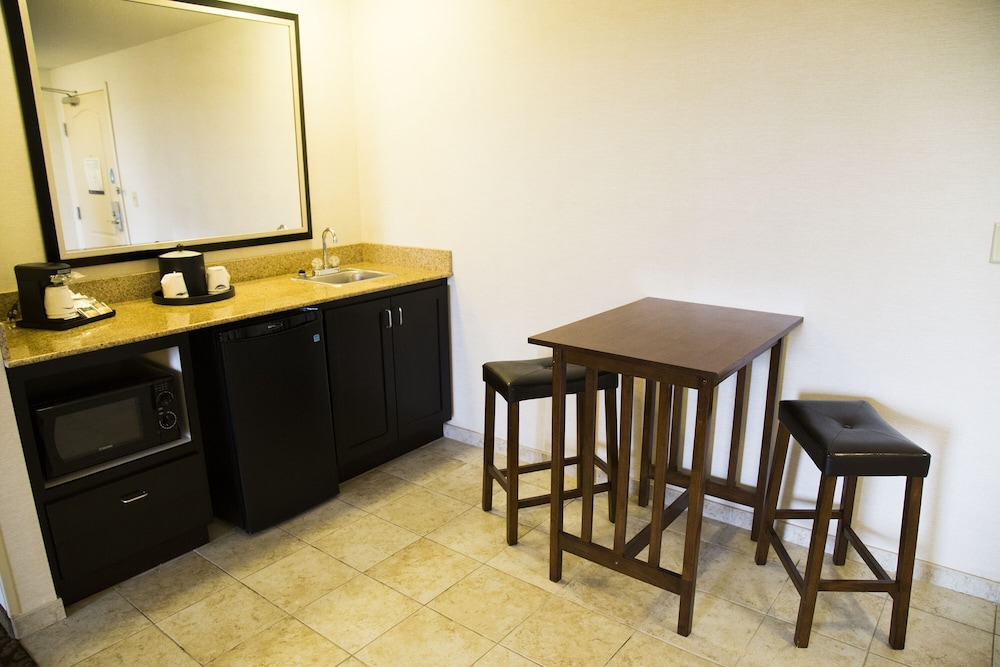 Hampton Inn & Suites Sharon - photo 44