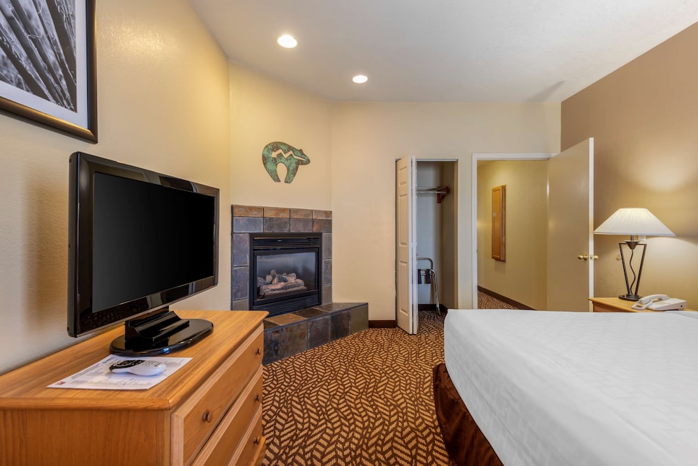 Turquoise Inn & Suites - photo 4