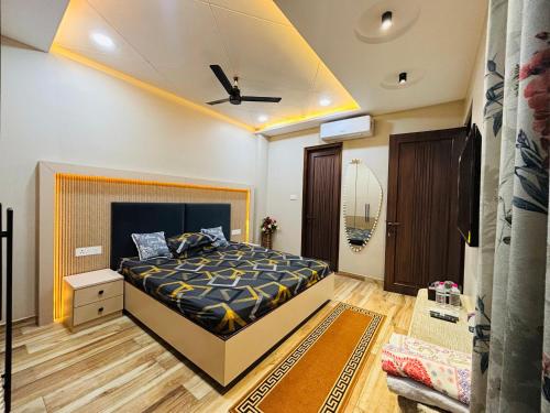 Deeha Niwas Luxe Modern Luxury 1bhk In City Centre — Varanasi
