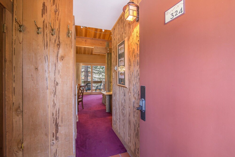 Modern Hotel Style Studio Timber Creek Lodge #210 by RedAwning - photo 17