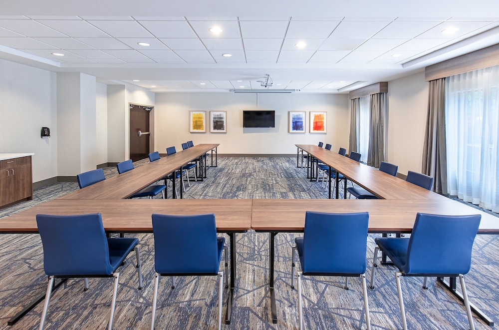 Holiday Inn Express Cleveland Northwest by IHG - photo 40