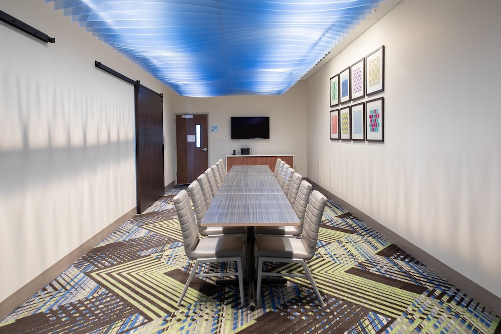 Holiday Inn Express & Suites Goodland I 70 an IHG hotel - photo 45