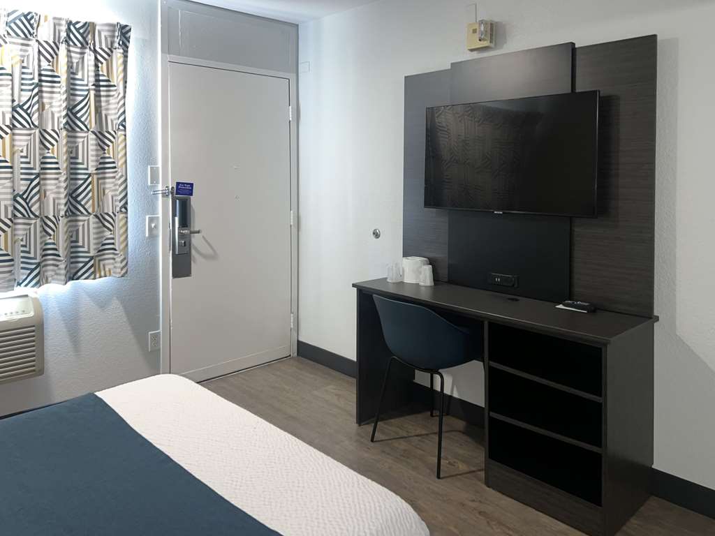 Motel 6 Tulare CA - photo 13