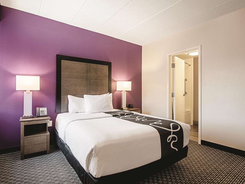 La Quinta Inn & Suites by Wyndham Portland DT Maine Med - photo 20