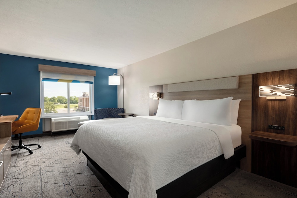 Holiday Inn Express Hotel & Suites North Fremont By Ihg - photo 8