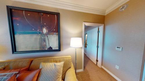 MGM Signature 10 714 1Br Balcony Suite Accessible