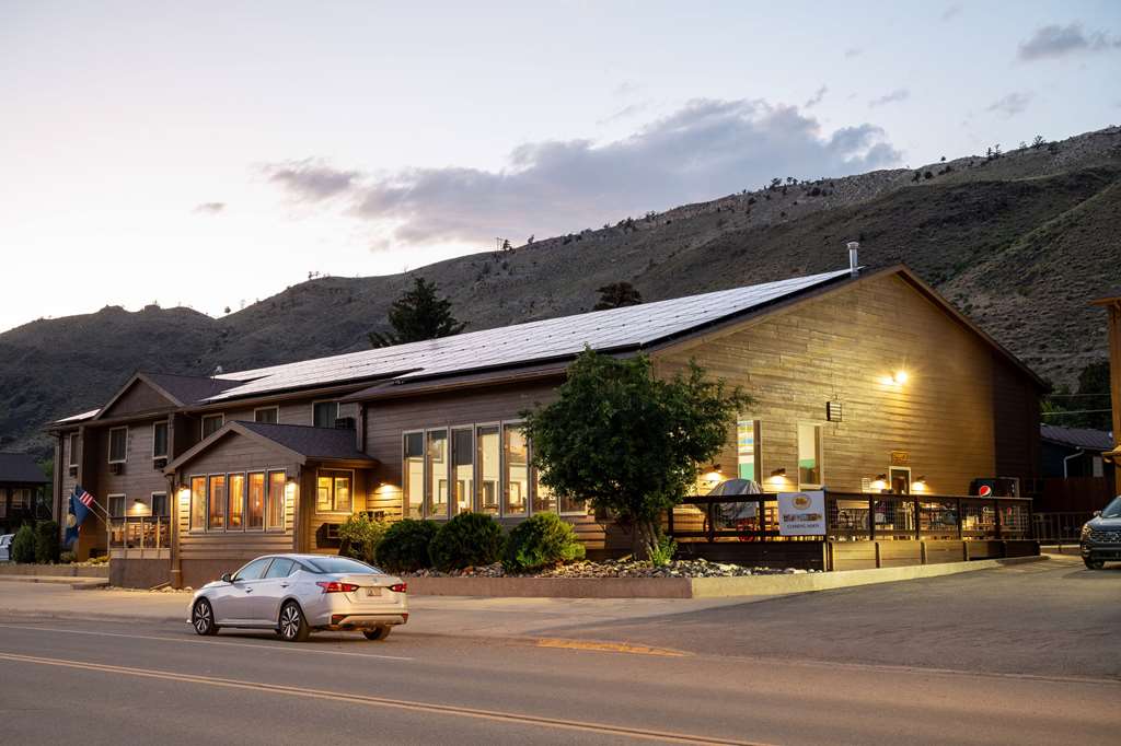 Super 8 by Wyndham Gardiner Yellowstone Park Area - photo 18