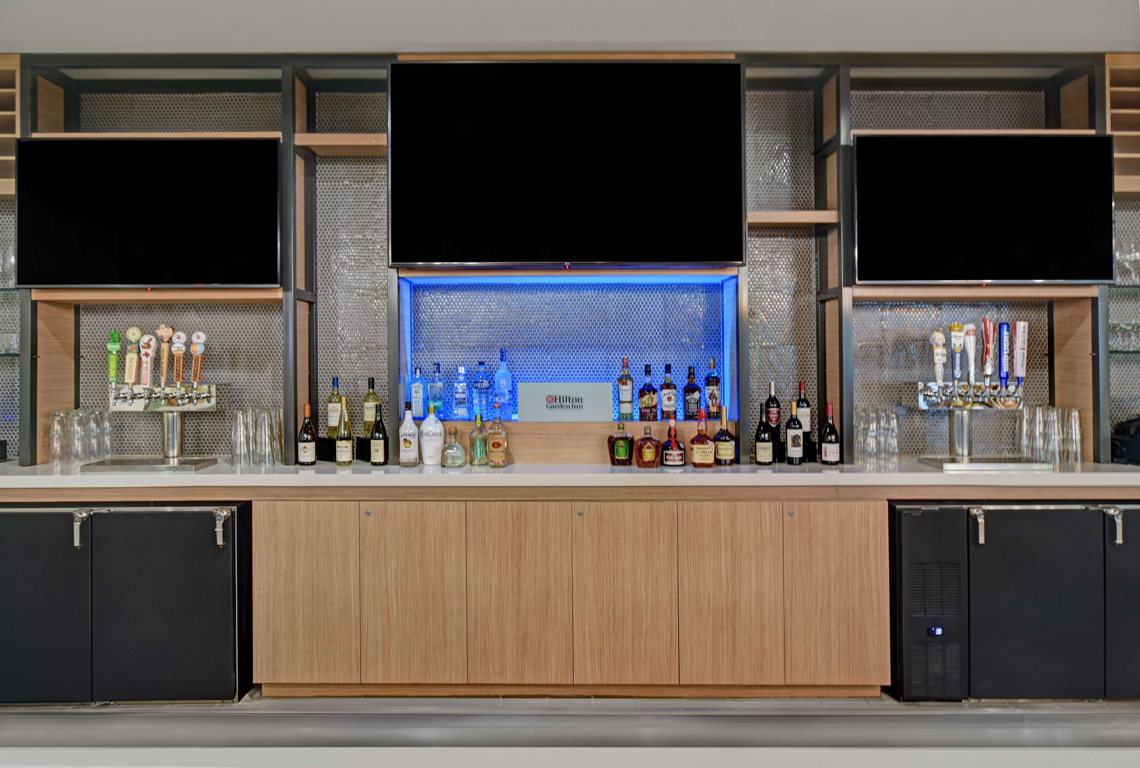 Embassy Suites by Hilton Houston Sugar Land - photo 3