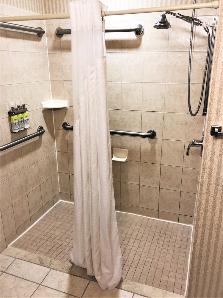 Holiday Inn Express Syracuse Airport by IHG - photo 18