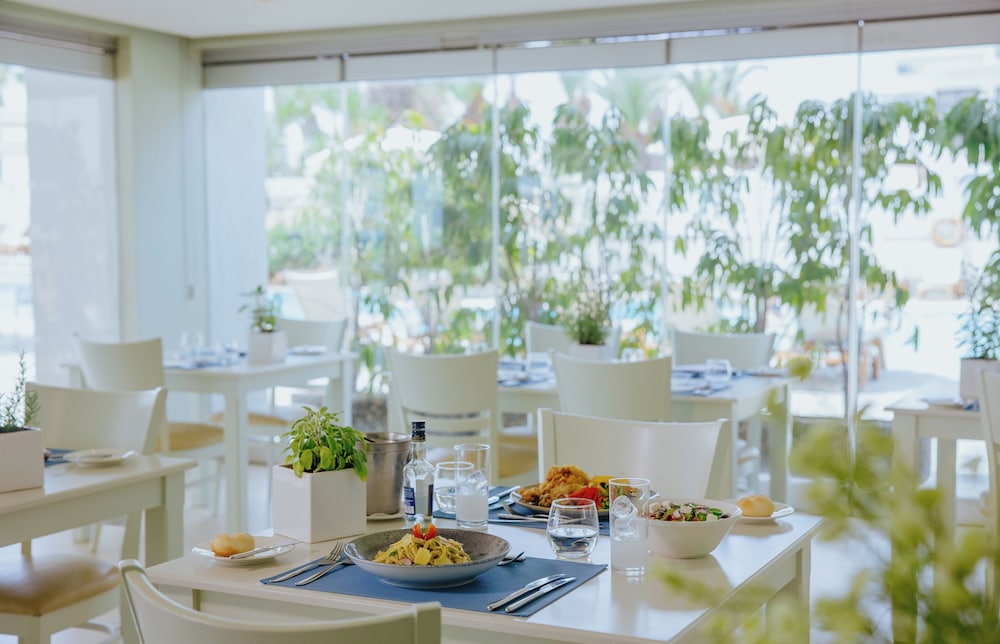 מזון ומשקאות