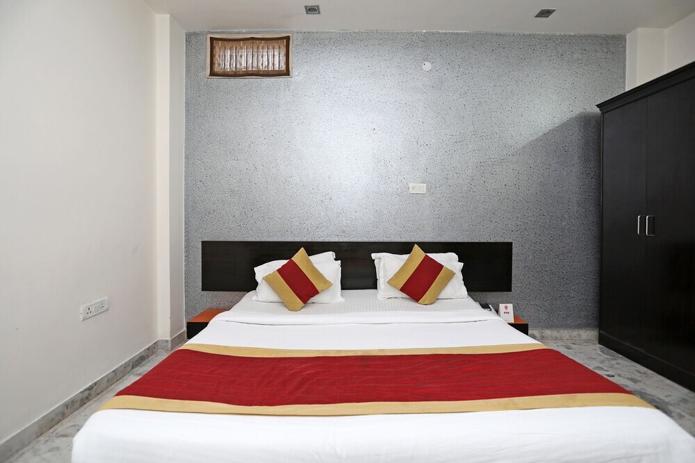 Oyo 677 Hotel Nk Residency
