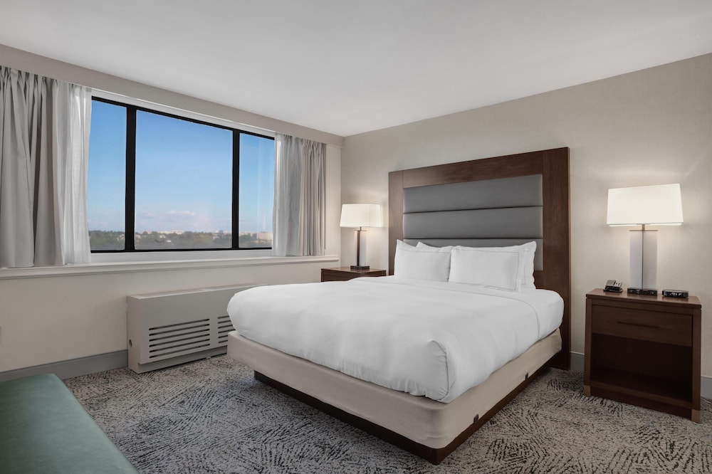 Hilton Arlington National Landing - photo 42