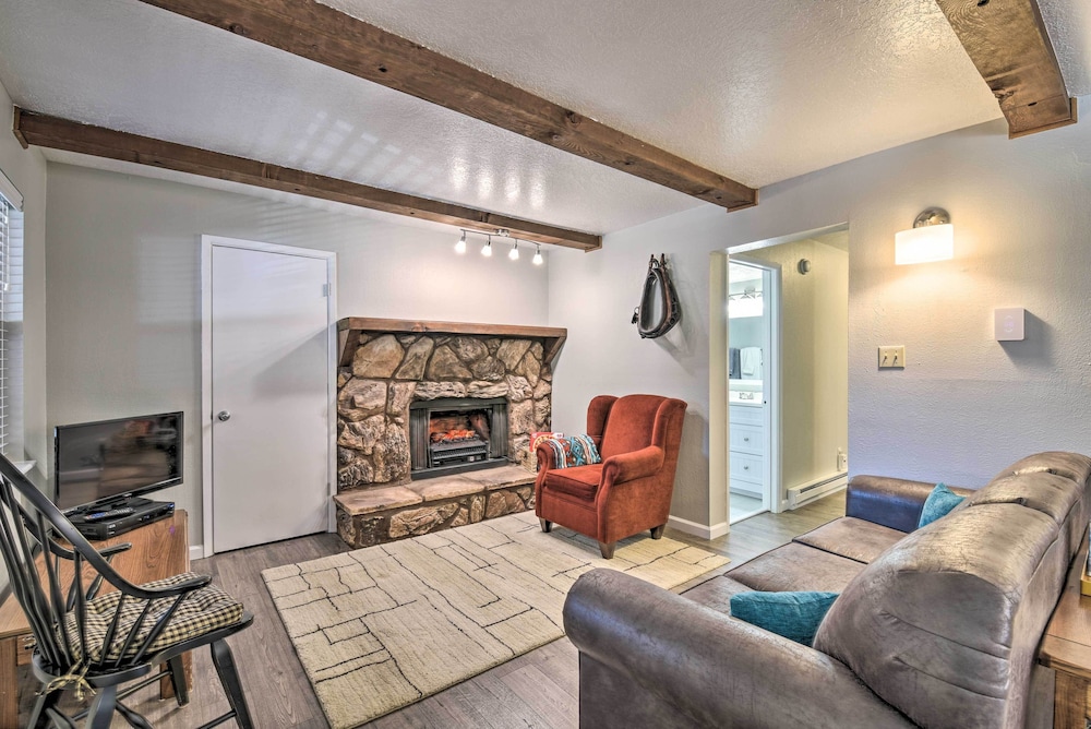 Angel Fire Condo with Fireplace Less Than 1 Mi to Ski Resort - photo 5
