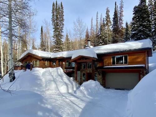 Uinta Lodge — 4-Star Luxury Hotel in Brighton, United States