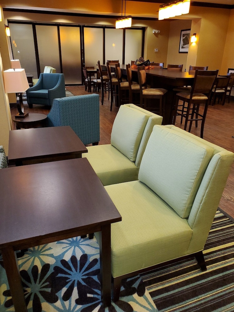 Hampton Inn Stow - photo 26