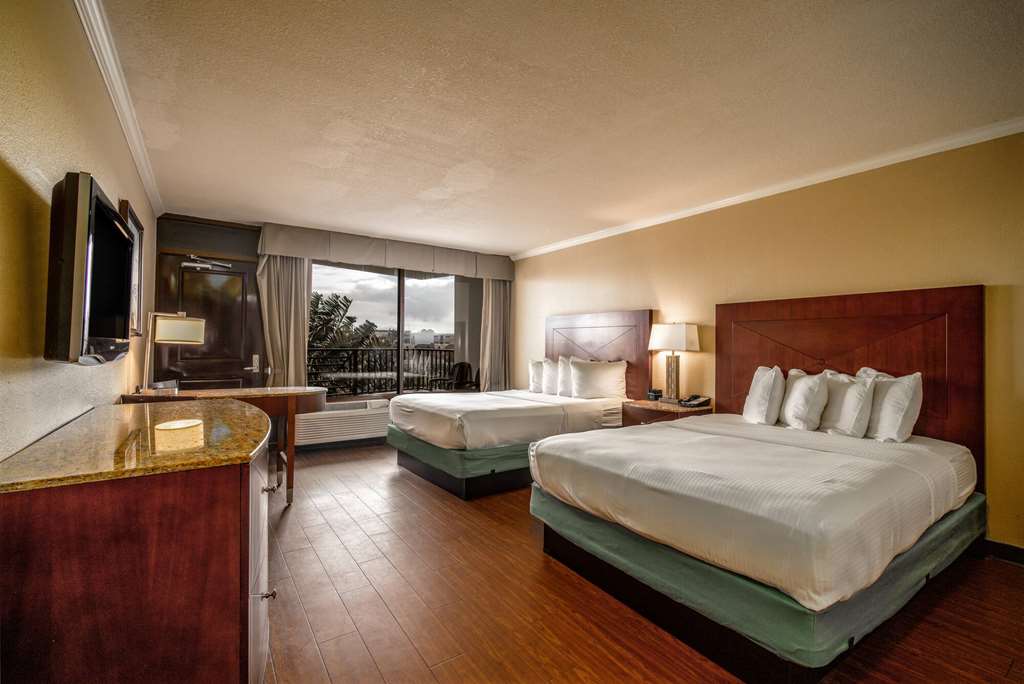La Quinta Inn & Suites by Wyndham Cocoa Beach Oceanfront - photo 14