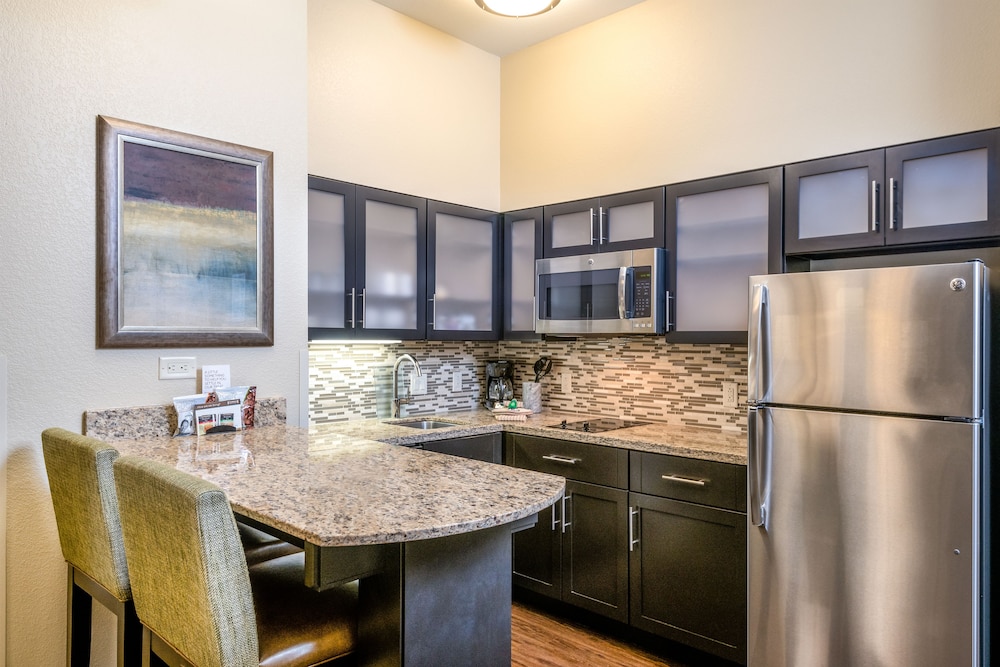 Staybridge Suites Eau Claire Altoona by IHG - photo 32