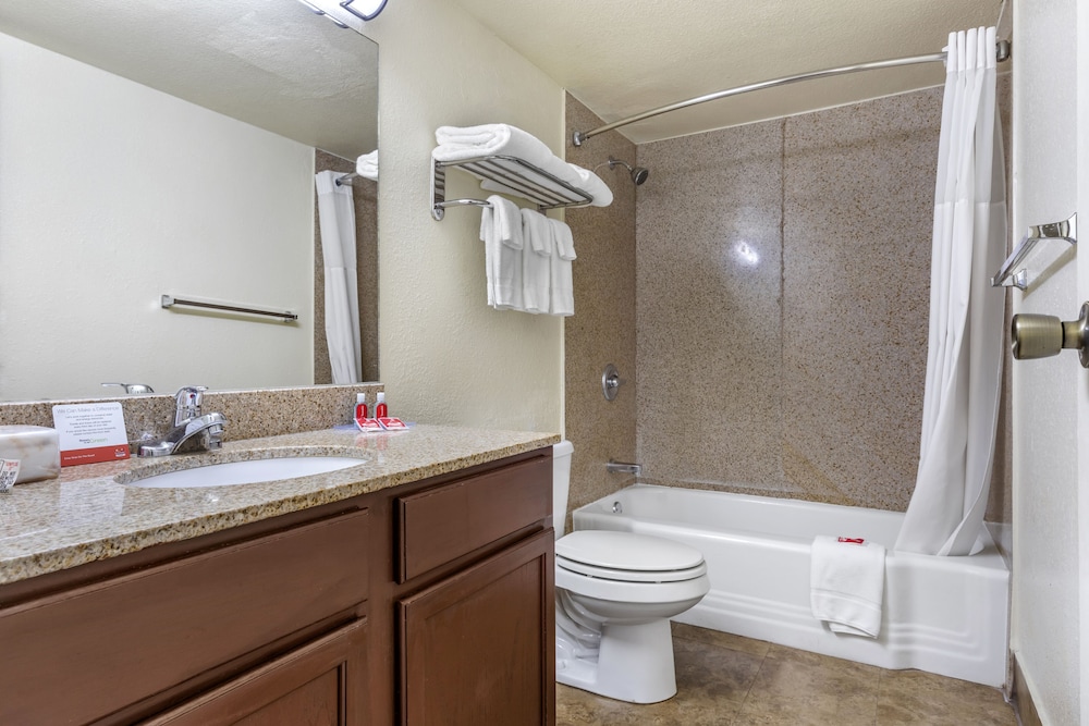 Rose City Inn & Suites - photo 19