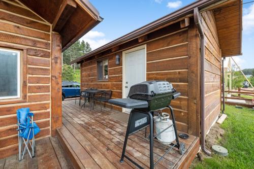 Black Hills Trailside Park Resort — hotel in Hill