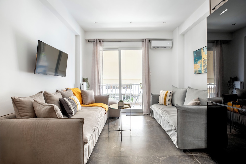 Glimmer 2 Bedroom Apartment in Athens — 4-Star Luxury Hotel in Athens, Greece