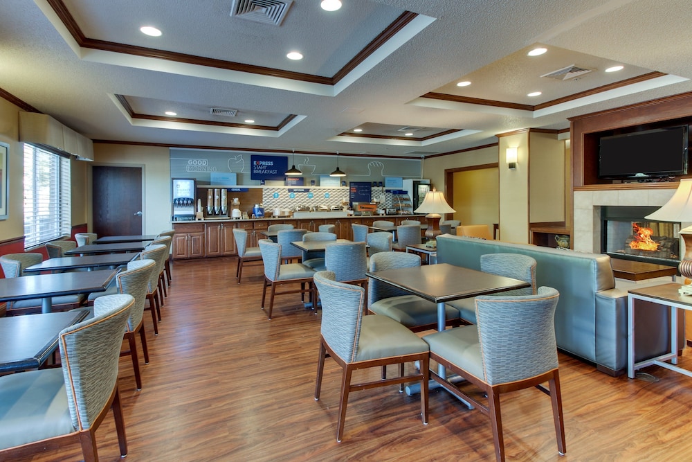 Holiday Inn Express Hotel & Suites Lancaster Lititz by IHG - photo 49