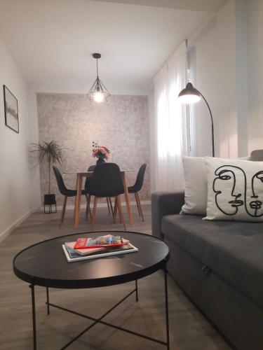 Victoria Flat F&M Moderno acogedor y cAcntrico — 4-Star Luxury Hotel in Malaga, Spain