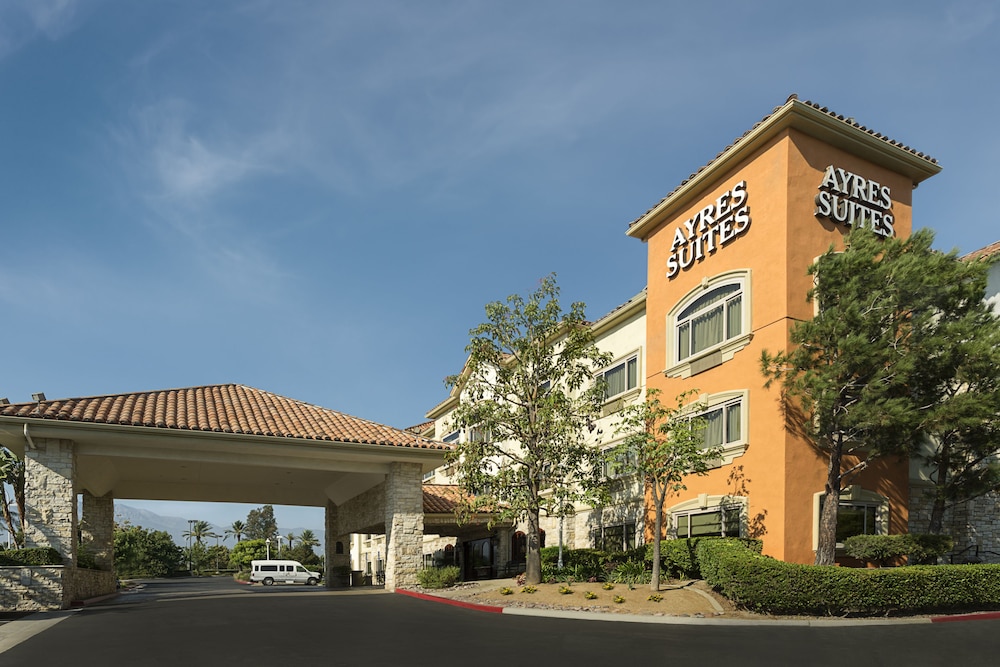 Ayres Suites Ontario at the Mills Mall Rancho Cucamonga - carbon neutral hotel in Ontario