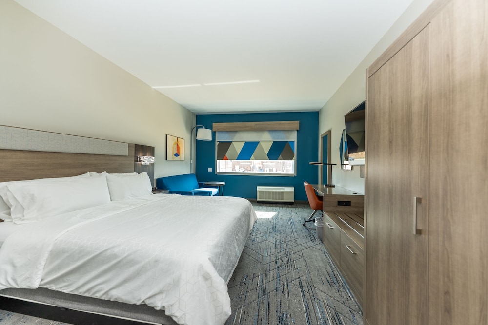 Holiday Inn Express & Suites Charlottesville by IHG - photo 36