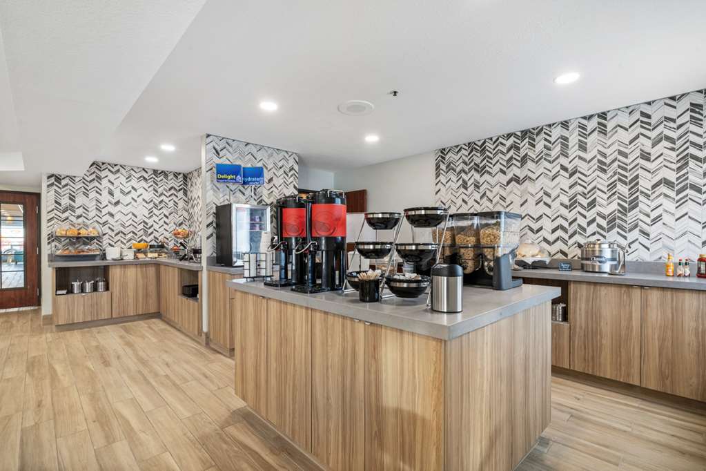 Best Western Lake Oswego Portland Hotel & Suites - photo 92