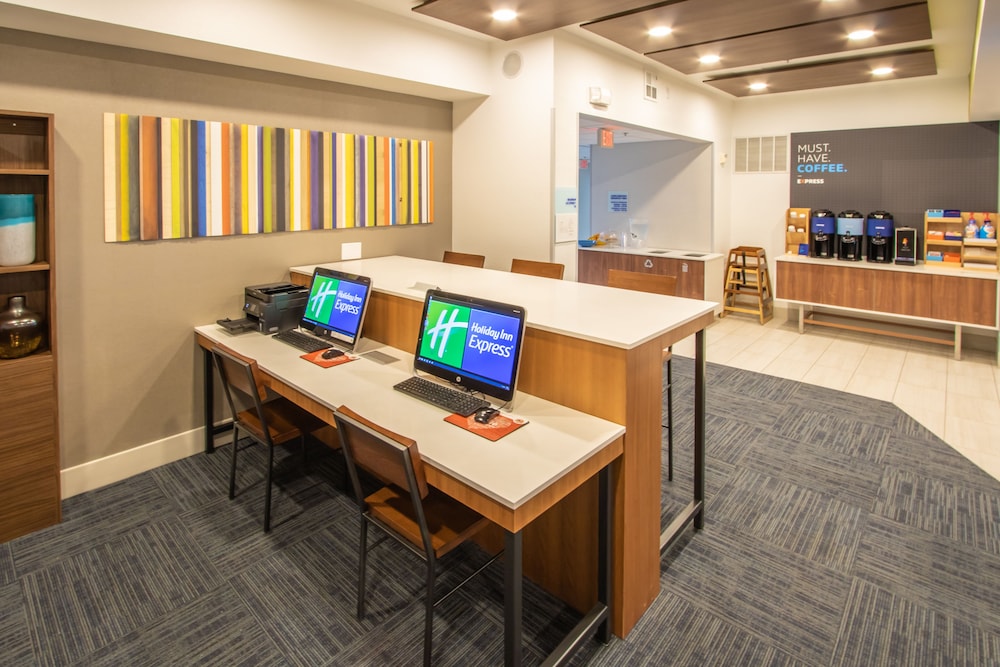 Holiday Inn Express Hotel & Suites Roseville Galleria Area by IHG - photo 98