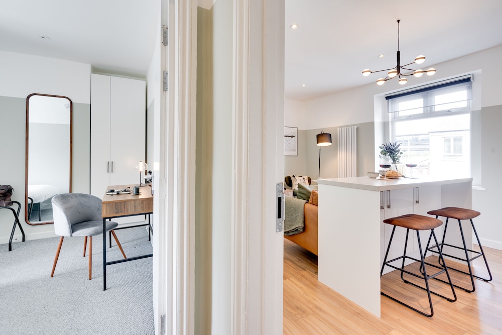 Urban Oasis by Keystone — 4-Star Luxury Hotel in Newport, United Kingdom