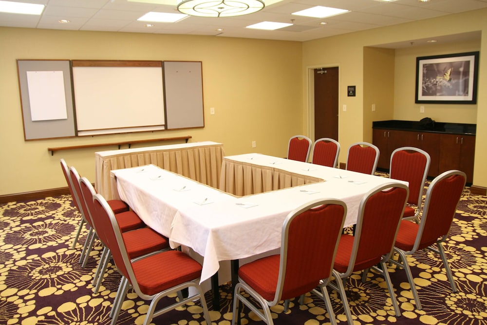 Hampton Inn Richmond Airport - photo 39