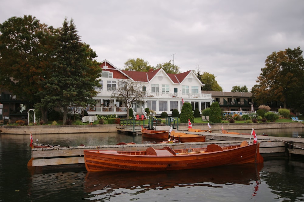 The Glen House Resort - carbon neutral hotel in Gananoque