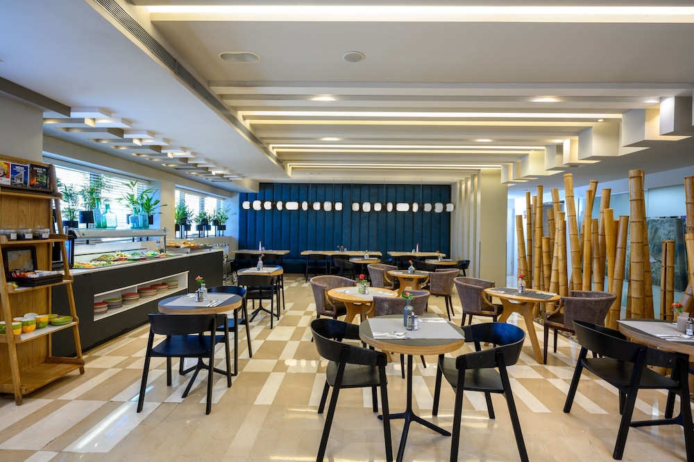 Sadot Hotel Ben Gurion Airport an Atlas Boutique Hotel in Tel Aviv, Israel