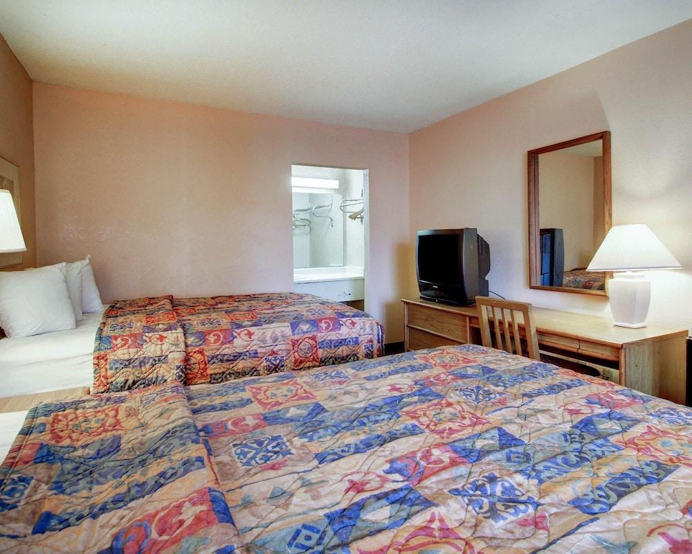 Econo Lodge North Suburbs - photo 6