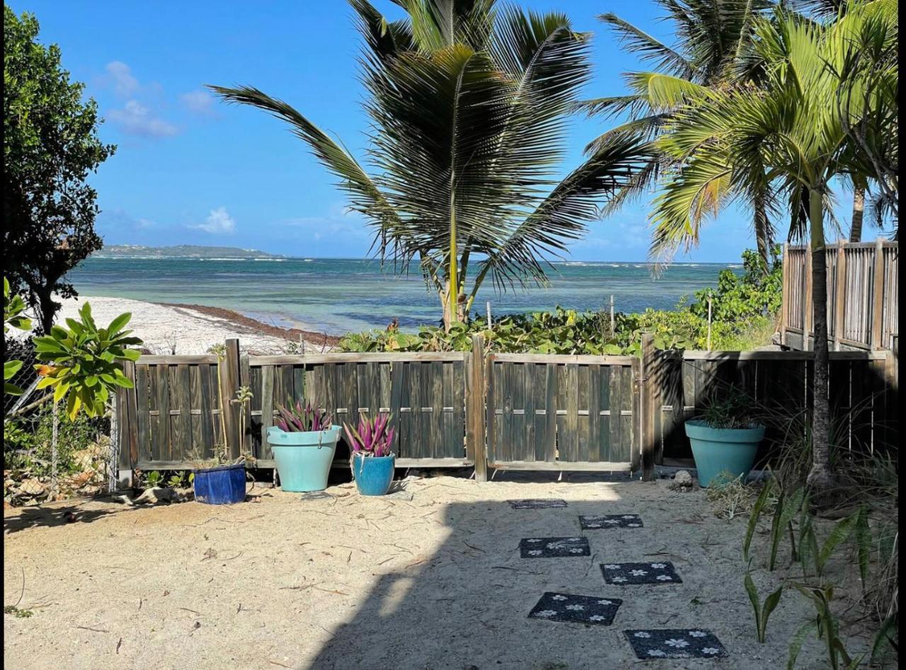 Unique : Pieds dans l'eau face au lagon — 4-Star Luxury Hotel in Sainte-Anne, Guadeloupe