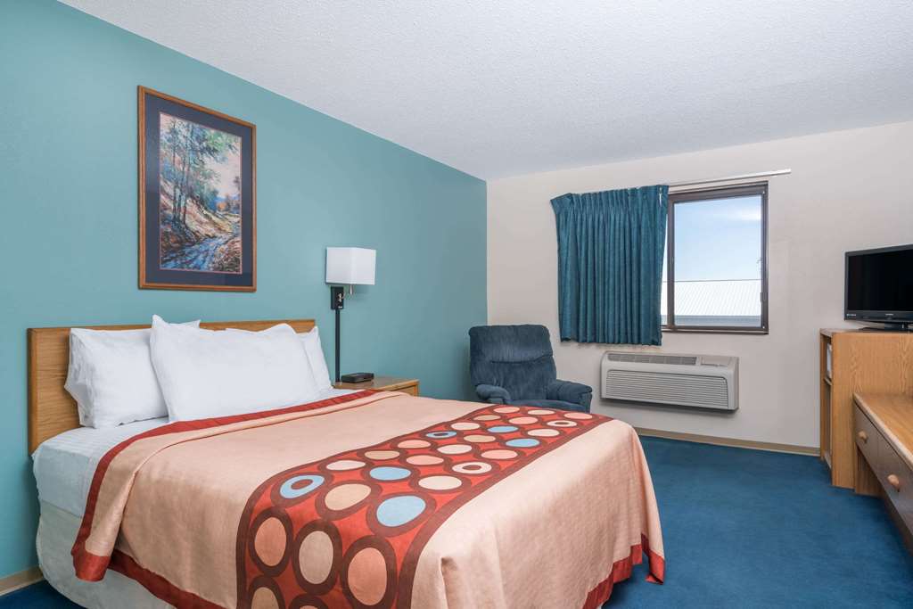 Super 8 by Wyndham Baxter Brainerd Area - photo 3