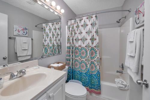 Island Square 150 in Saint Simons Island, United States