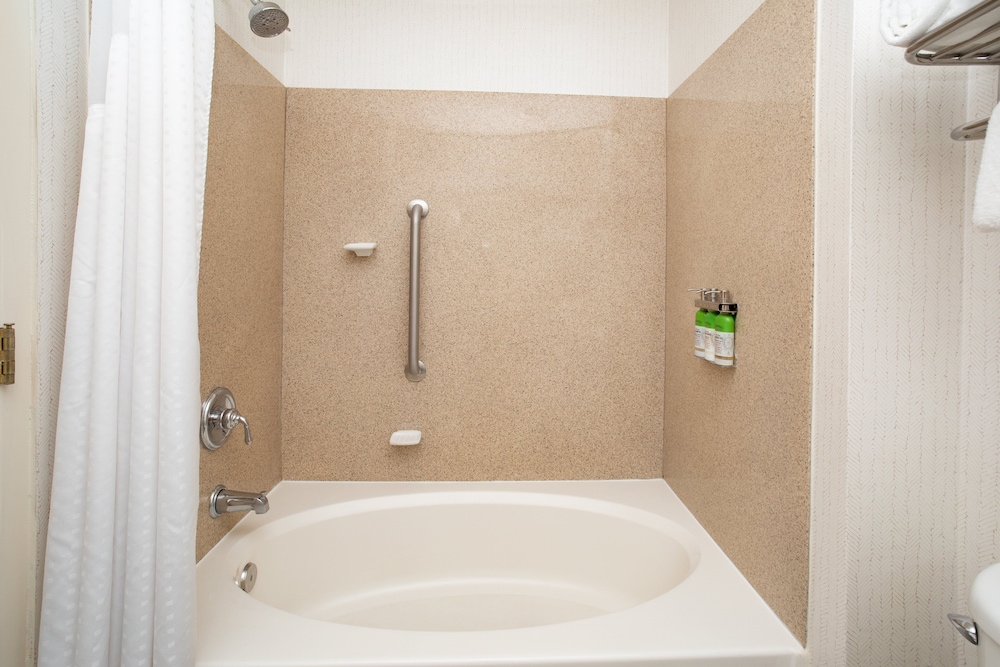 Holiday Inn & Suites Goodyear West Phoenix Area by IHG - photo 30